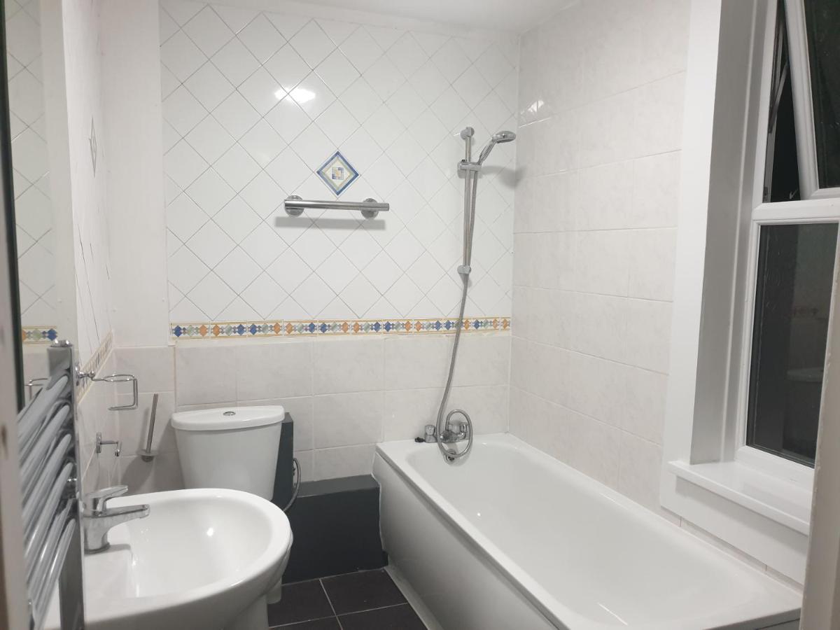 Lovely 1 Bedroom Flat High Barnet 3 Mins Away 외부 사진